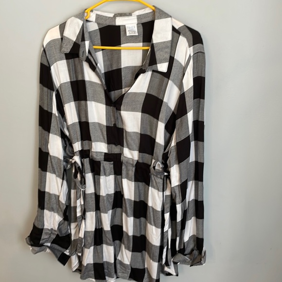 Time and Tru Tops - Maternity Top